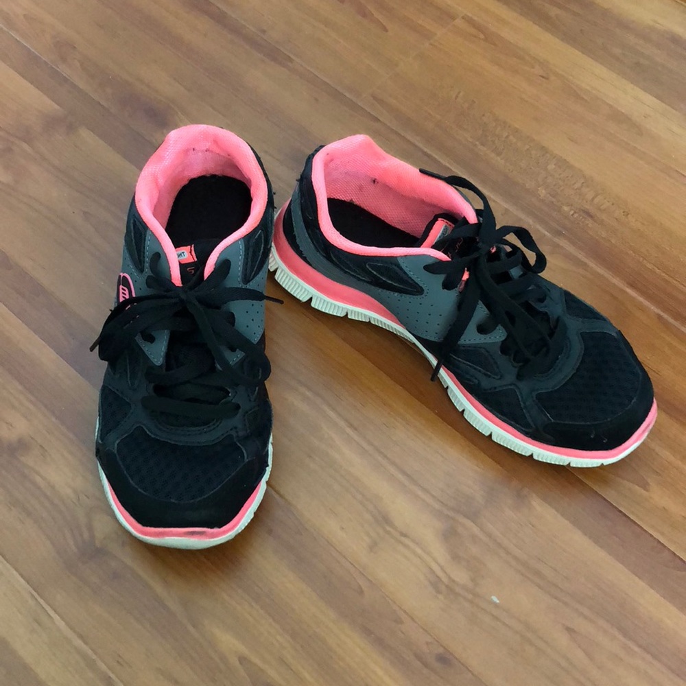Lightly used! Skechers lightweight shoes